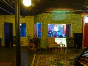Tracking Room     